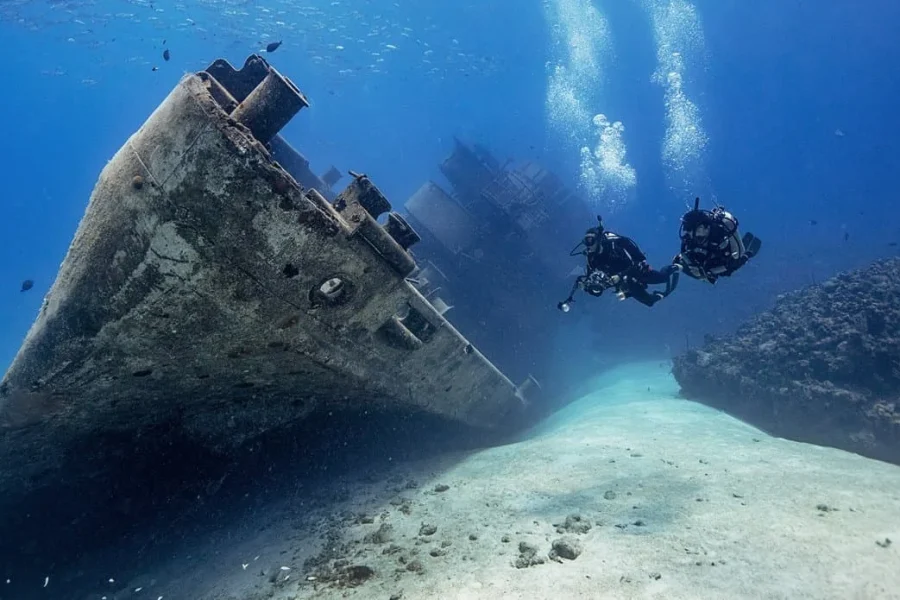 Abu Nuhas Wrecks